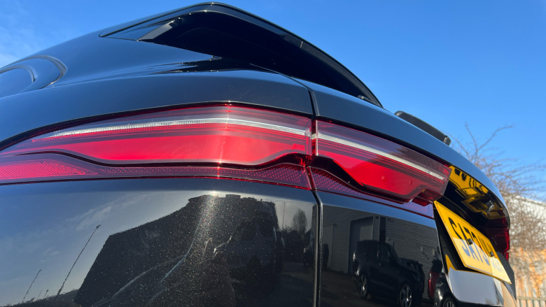 Jaguar F-Pace 2.0 D200 R-Dynamic SE Black 5dr Auto AWD Diesel Estate